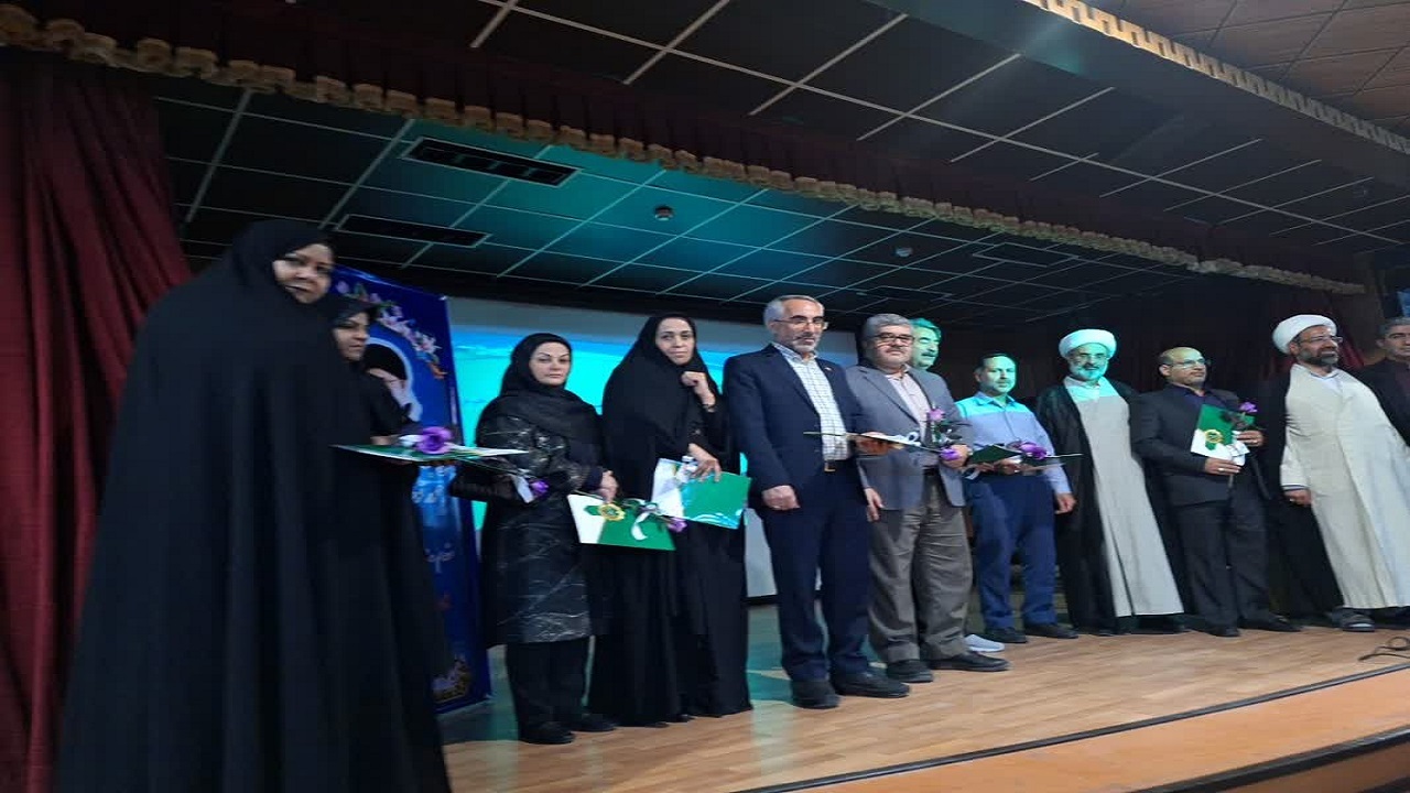 باشگاه خبرنگاران -تجلیل از معلمان و اساتید دانشگاهی در یزد