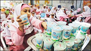 توزیع سه میلیون و ۸۰۰ هزار پاکت شیر در مدارس