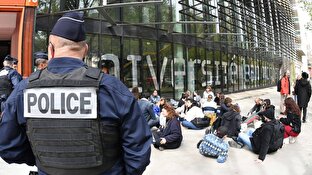 باشگاه خبرنگاران -فرانسه به دلیل اعتراضات دانشجویان، دانشگاه‌ها را تعطیل کرد