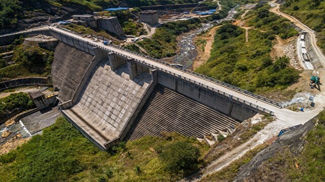 افتتاح پروژه سد و نیروگاه اومااویا در کشور سریلانکا + فیلم