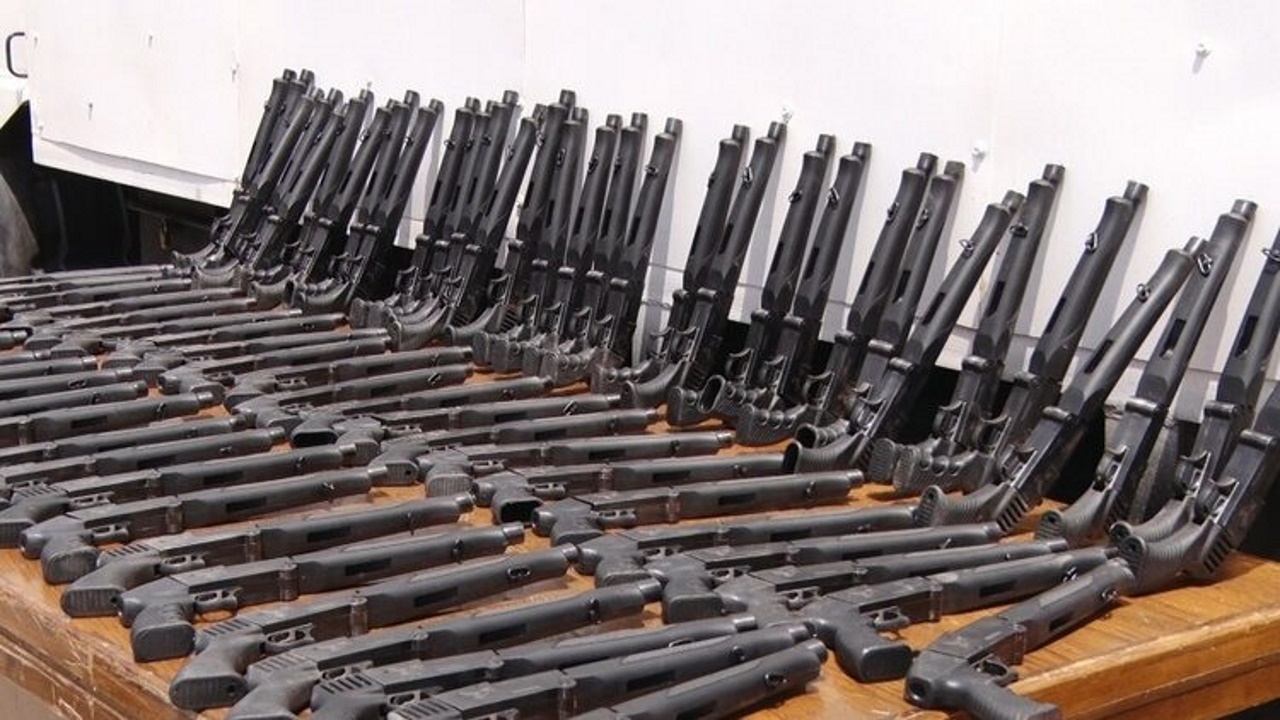 - جرم‌انگاری تبلیغ خرید و فروش سلاح غیرمجاز توسط مجلس