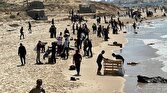 باشگاه خبرنگاران -غرق شدن بیش از ۲۰ فلسطینی حین بیرون آوردن جعبه‌های کمک از دریا 