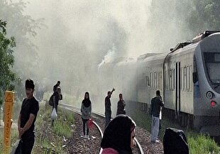 آتش‌سوزی قطار حومه‌ای هشتگرد - تهران/ حریق مهار شد