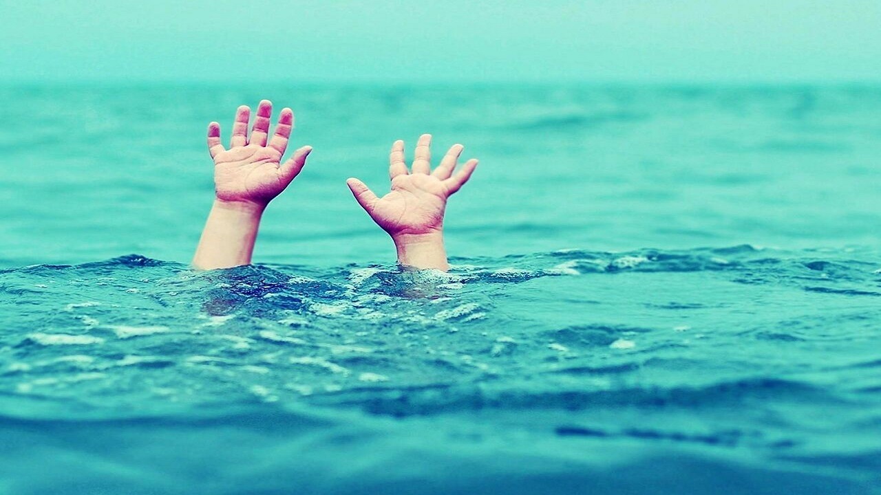تلاش غواصان برای یافتن پیکر بی جان کودک غرق شده در رودخانه نارمه