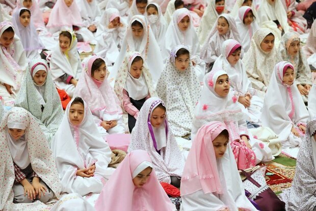 جشن عبادت ۱۳۰۰ دانش آموز شهرستان همدان