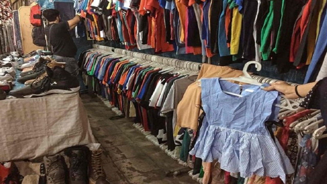 پوشاک مستعمل در مشهد آزادانه به فروش می رسد