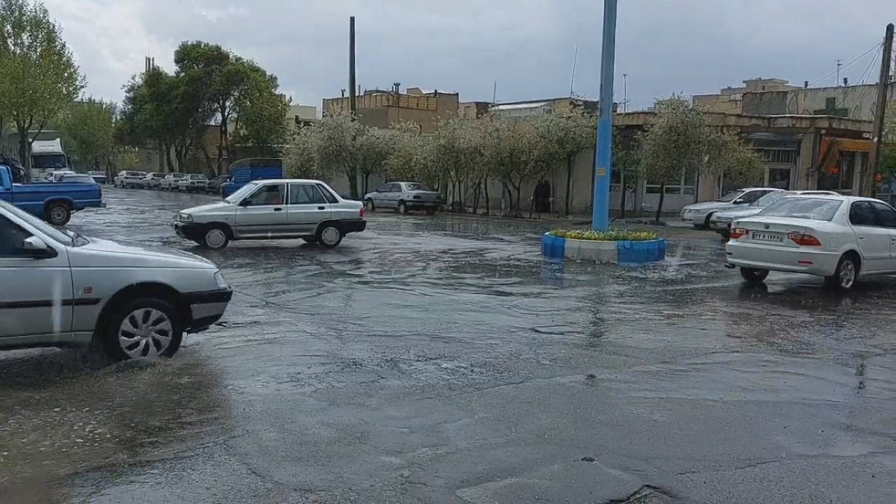 آبگرفتگی در معابر اهر بر اثر بارش باران و تگرگ + فیلم