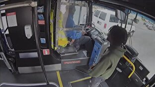 باشگاه خبرنگاران -کتک‌کاری یک مسافر با راننده اتوبوس در آمریکا + فیلم
