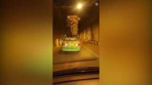 حرکت عجیب و خطرناک راننده تاکسی در تونل + فیلم
