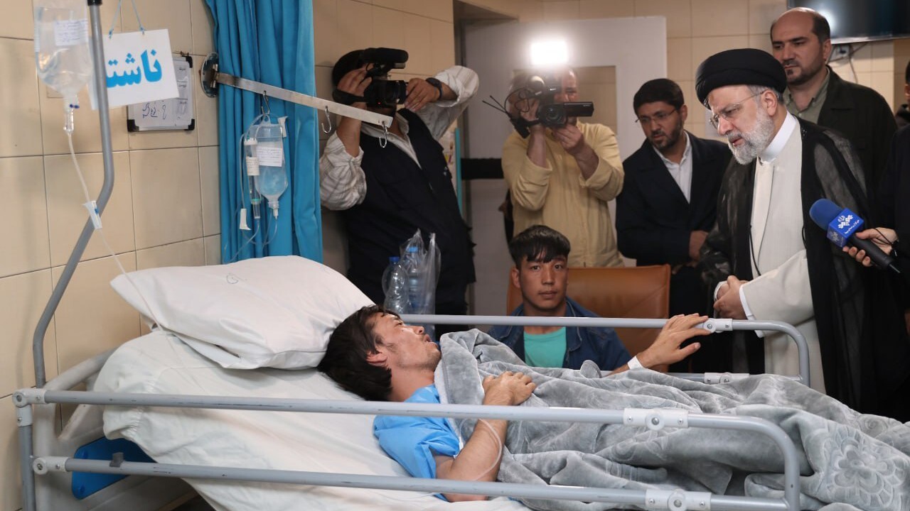 دیدار رئیس جمهور ایران با بیماران اتباع