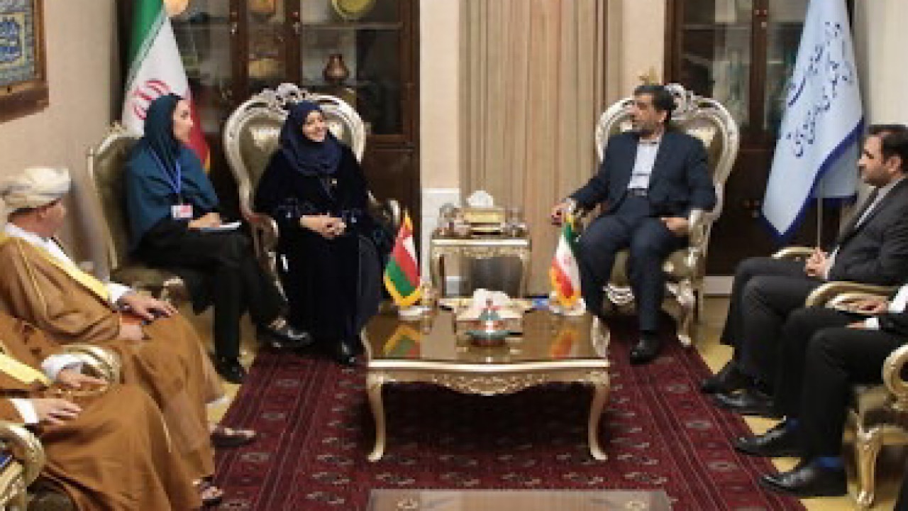 توسعه گردشگری ایران و عمان باعث تقویت روابط اجتماعی می‌شود
