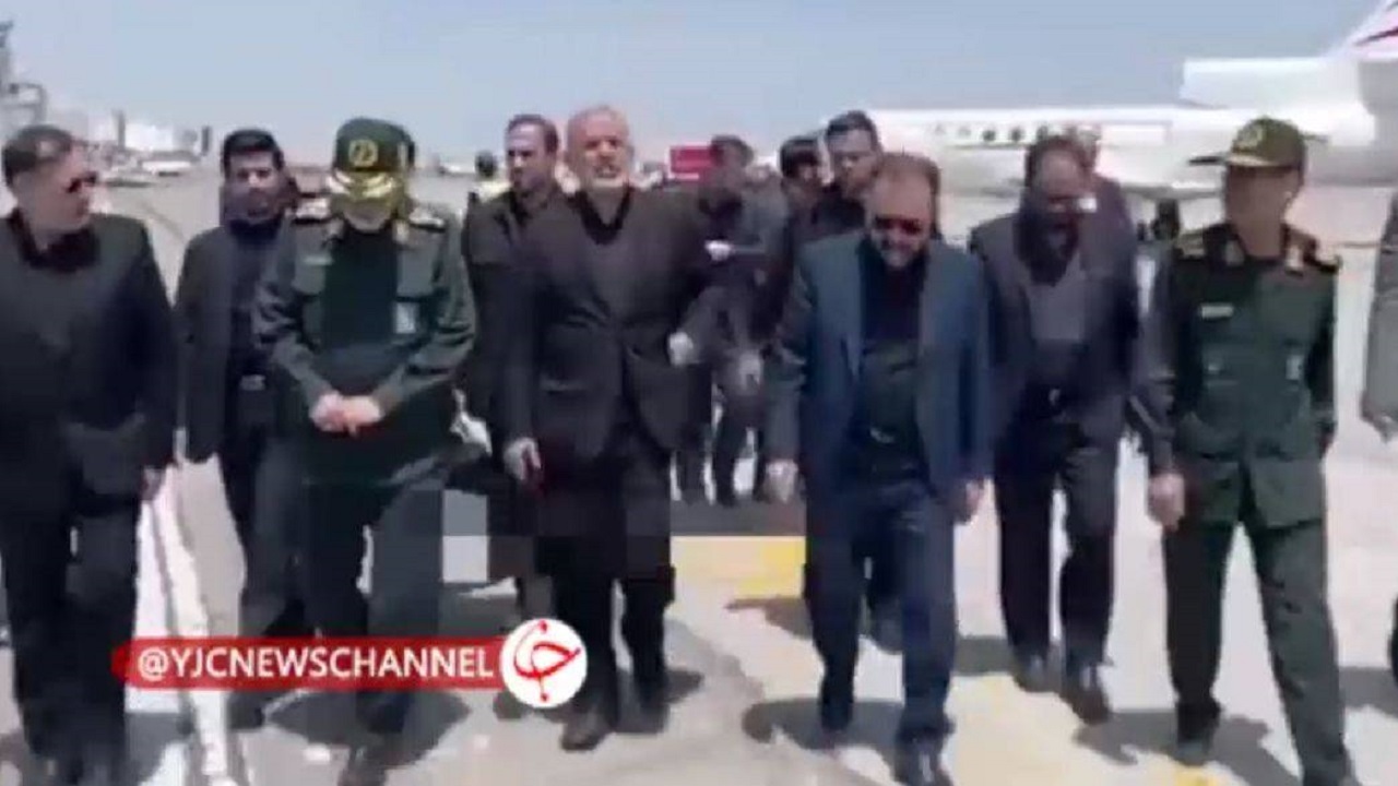 وزیر کشور وارد فرودگاه مشهد شد + فیلم