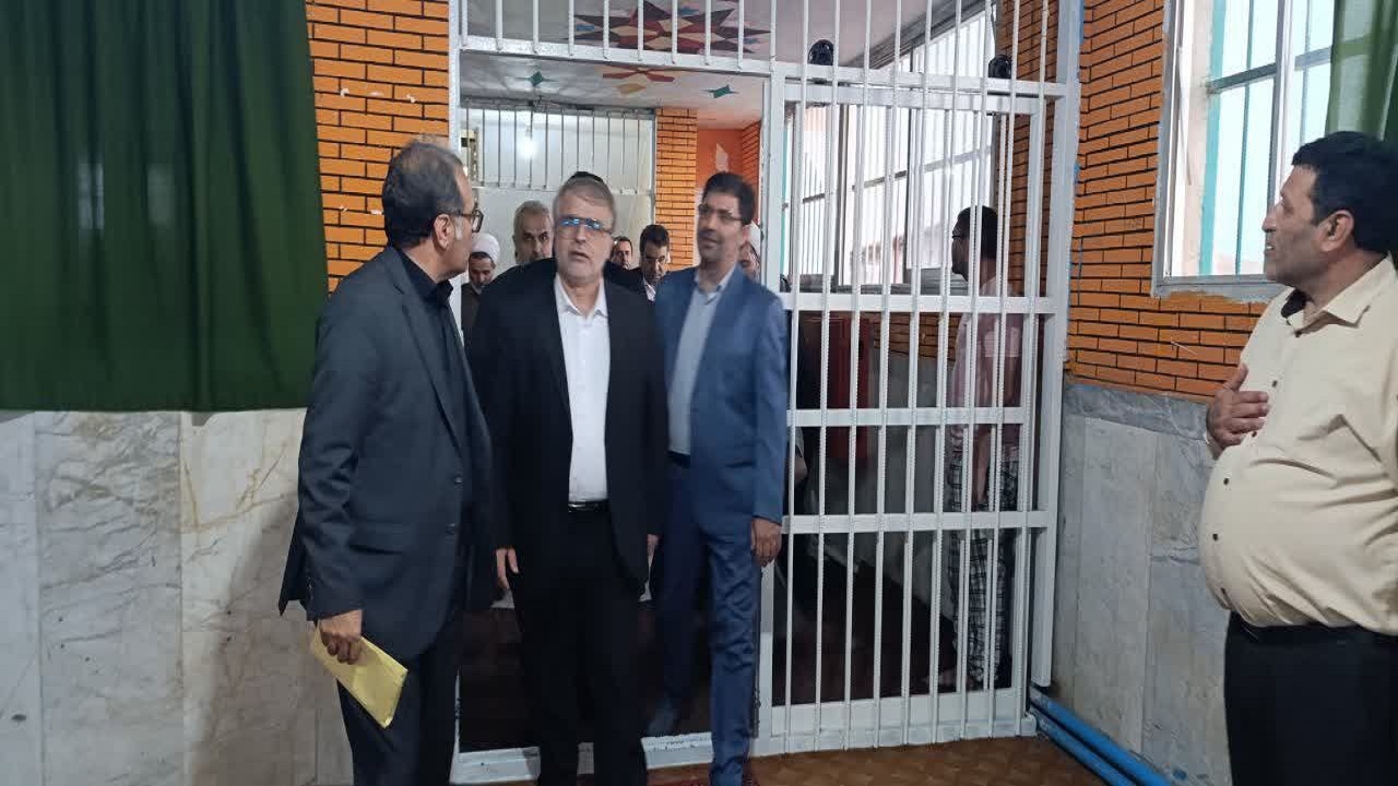 رهایی یک محکوم به قصاص از چوبه دار و اعطای مرخصی به ۱۳۵۰ زندانی