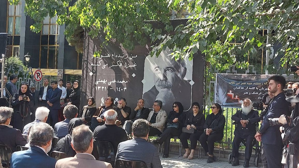 باشگاه خبرنگاران -بدرقه محمد علی بهمنی به خانه ابدی/ من زنده‌ام و هنوز غزل فکر می‌کنم + عکس و فیلم