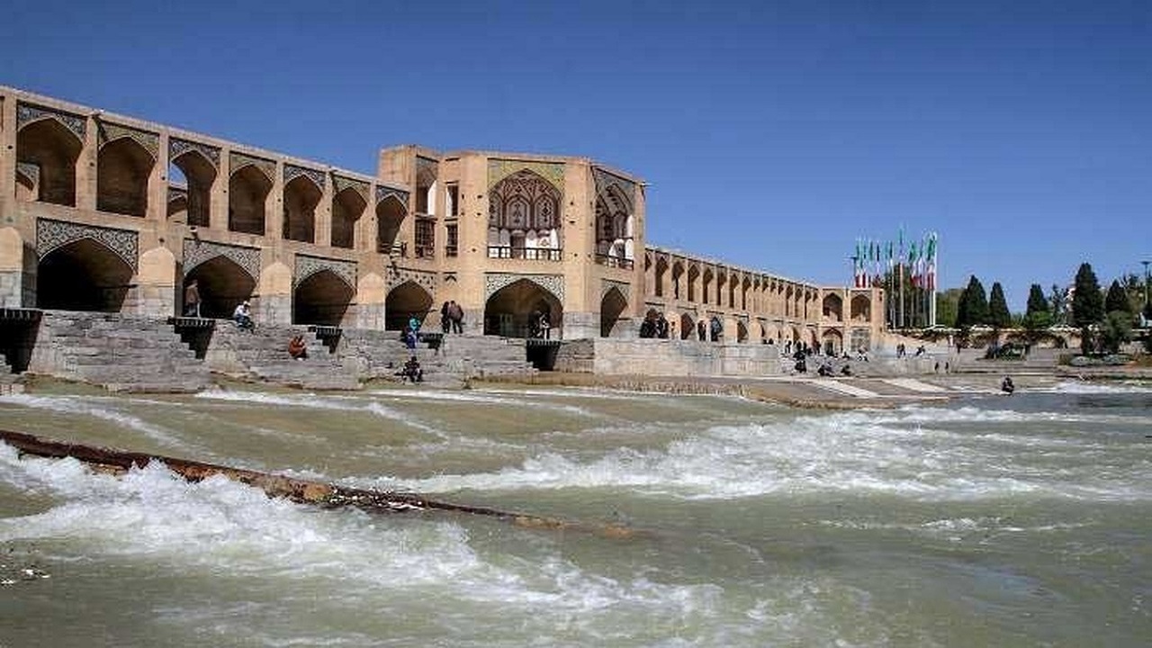 خوشحالی مردم از بازگشایی زاینده رود+ فیلم
