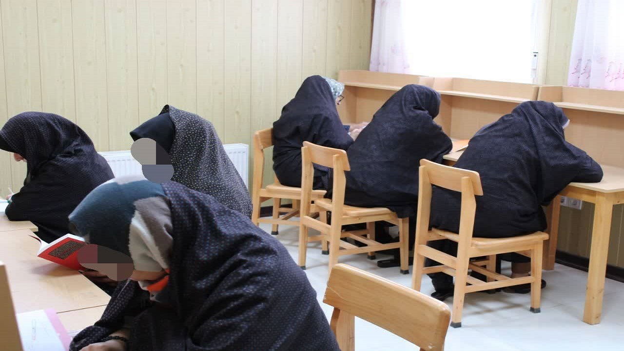 نفس تازه کتاب در زندان فردوس؛ روزی متفاوت برای زنان زندانی