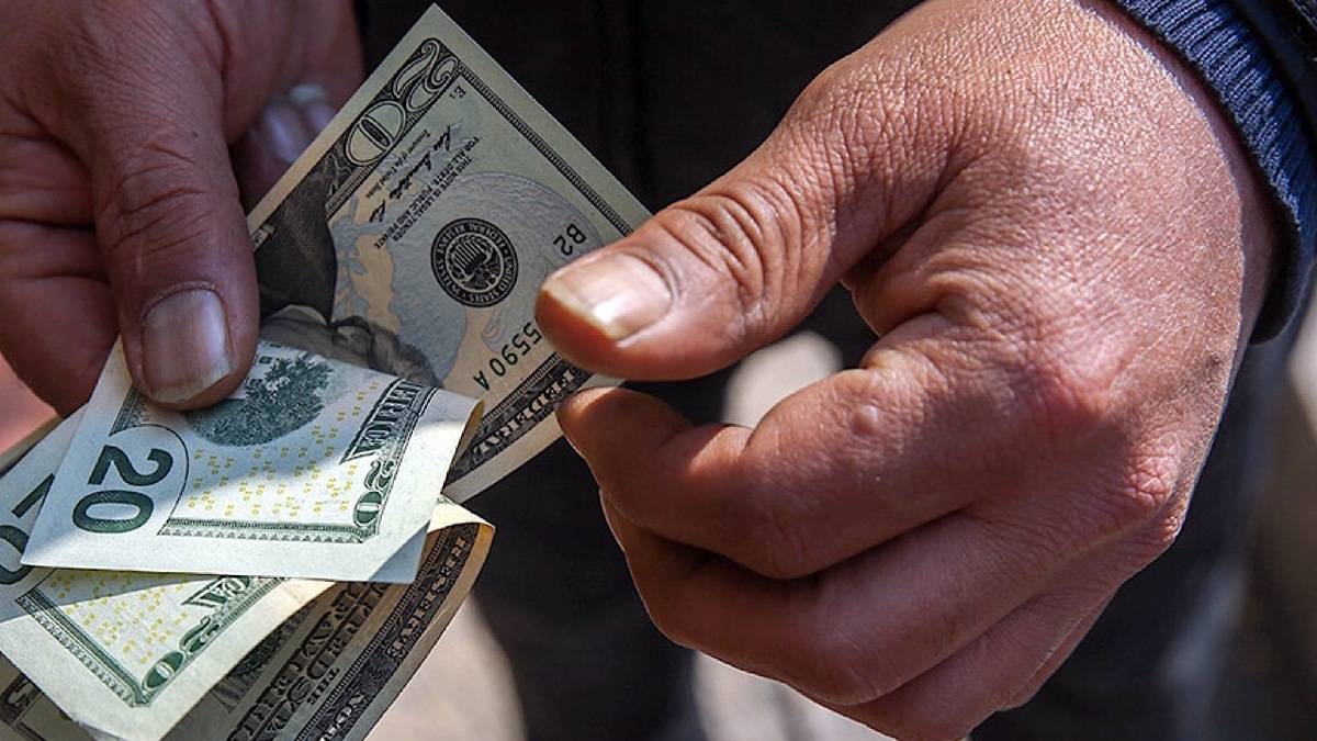 باشگاه خبرنگاران -معامله  ۱۲۲ میلیون دلار در بازار ارز تجاری مرکز مبادله ایران طی روز گذشته