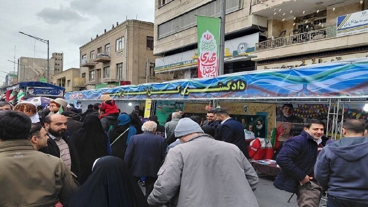 باشگاه خبرنگاران -میز خدمت دادگستری استان تهران در راهپیمایی ۲۲ بهمن ماه برگزار شد