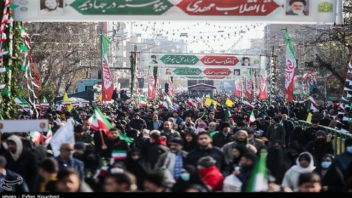 باشگاه خبرنگاران -فعالیت بیش از ۷۰۰۰ نیروی عملیاتی هلال احمر در مراسم راهپیمایی ۲۲ بهمن