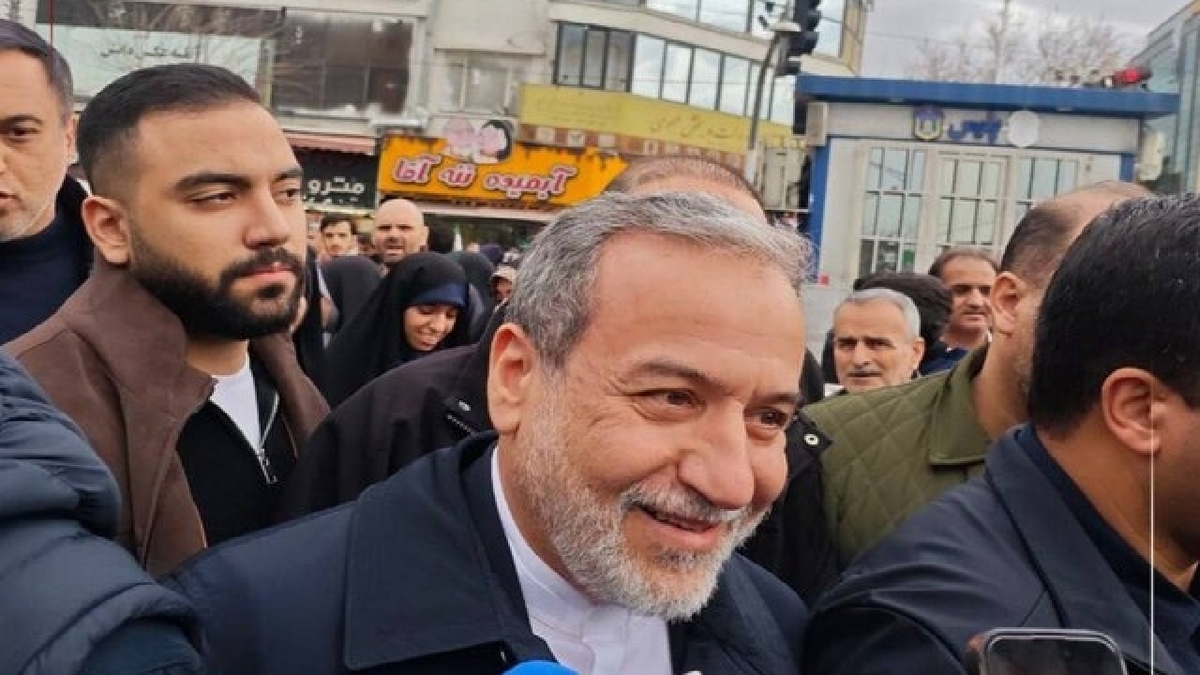 باشگاه خبرنگاران -حضور عراقچی در راهپیمایی ۲۲ بهمن تهران