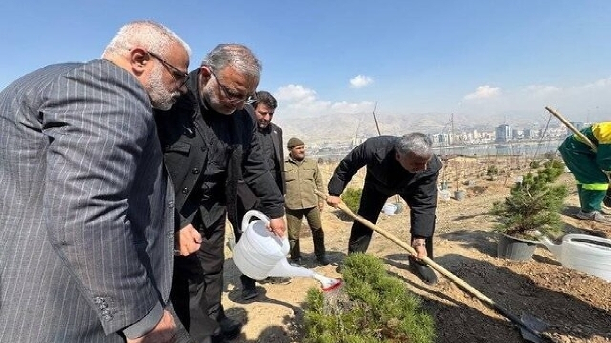 باشگاه خبرنگاران -کاشت یک میلیون درخت در تهران با نام و یاد رهبر شهید و شهدای حمله آمریکایی-صهیونی
