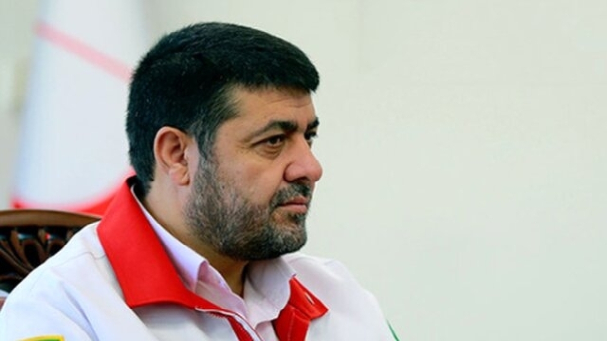 باشگاه خبرنگاران -بازدید رئیس جمعیت هلال‌احمر از انبار‌های نفت آسیب دیده در حملات