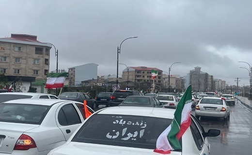 بیعت با سومین رهبر انقلاب اسلامی زیر باران در گیلان + فیلم و تصاویر