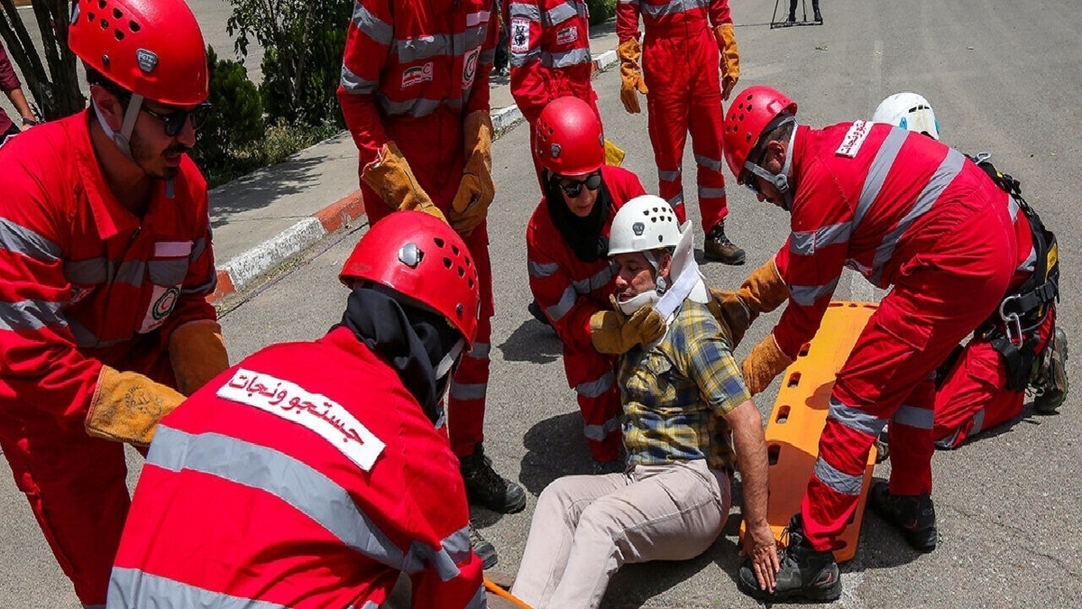 باشگاه خبرنگاران -امدادرسانی نیرو‌های عملیاتی هلال احمر به آسیب دیدگان ۲۳۵ حادثه در کشور