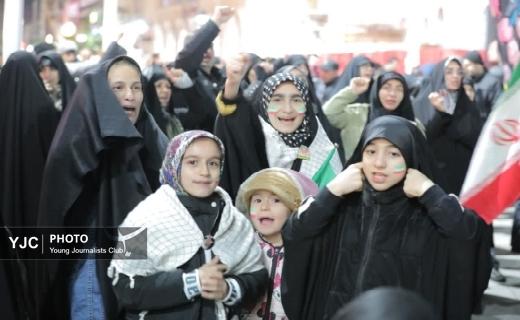 اینجاشهرداری رشت،  میدان وفاداری + تصاویر