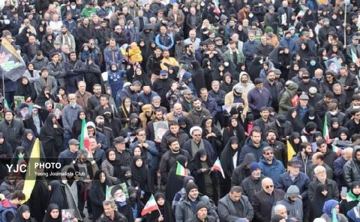 جلوه ای از حضوردشمن شکن مردم رشت در راهپیمایی روز جهانی قدس