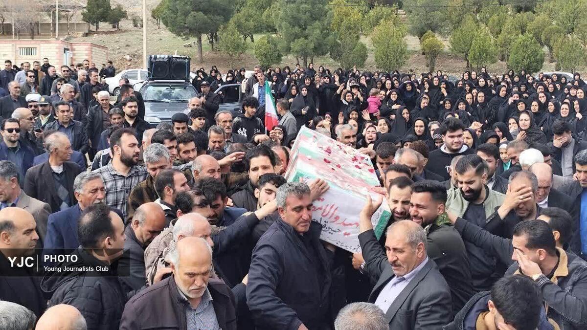باشگاه خبرنگاران -تشییع و خاکسپاری شهید دلفانی ناو جماران در روستای تاج‌امیر + فیلم