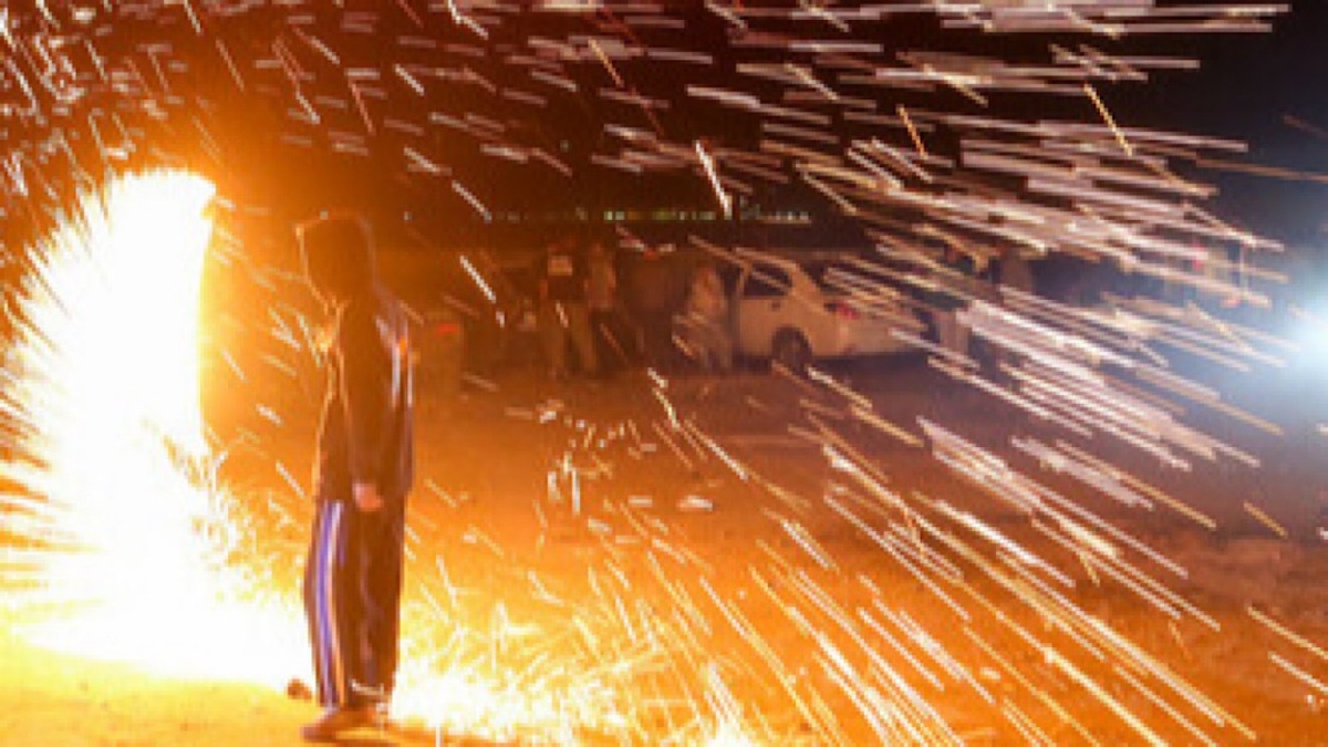 باشگاه خبرنگاران -چهارشنبه سوری امسال با تولید صدا‌های وحشت آفرین، نمک روی زخم جنگ نپاشیم