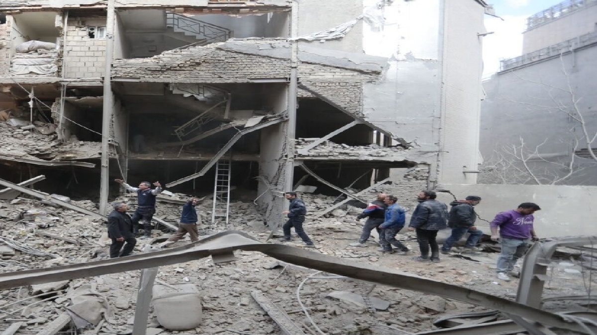 باشگاه خبرنگاران -حمله هوایی دشمن به چند سوله و انبار در برخی نقاط استان همدان