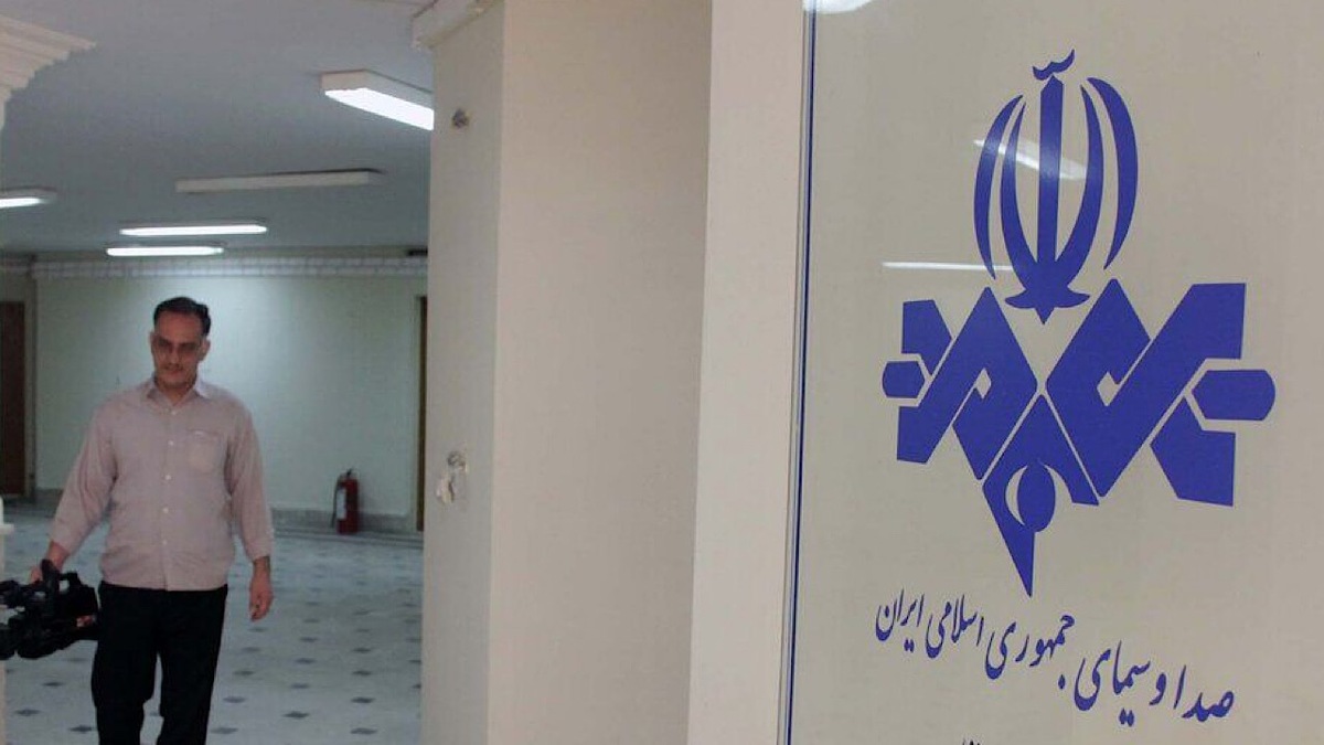 باشگاه خبرنگاران -نوای اتحاد و معنویت در لحظه تحویل سال از رادیو شنیده می‌شود