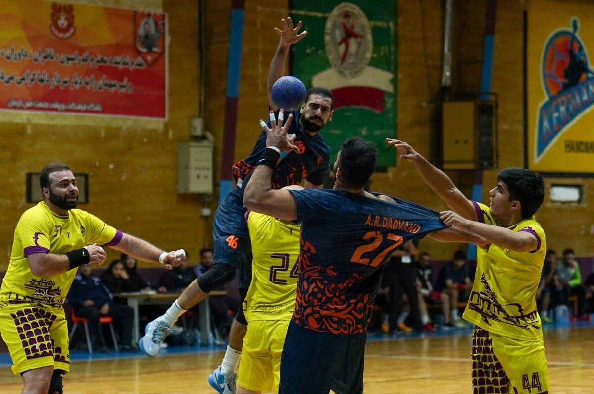 باشگاه خبرنگاران -لیگ برتر هندبال؛ فرازبام از پسِ مس برنیامد