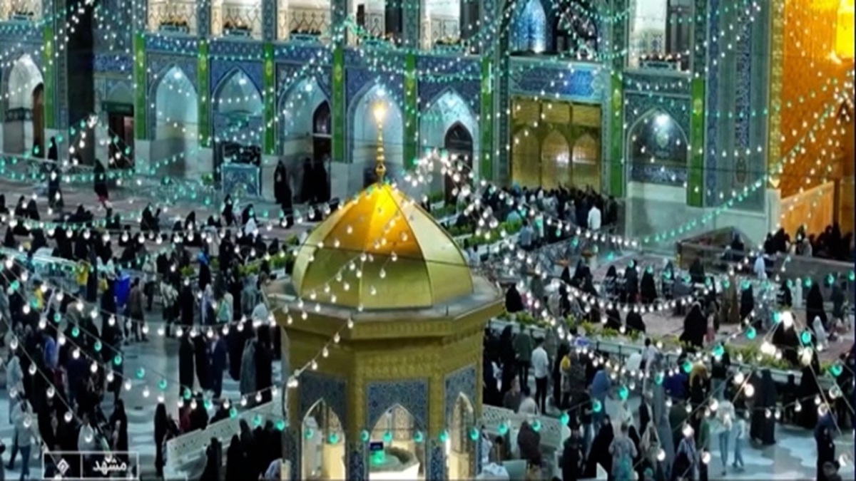 چگونه زیارت‌اولی‌ها به حرم مطهر امام رضا (ع) می‌روند؟ + فیلم