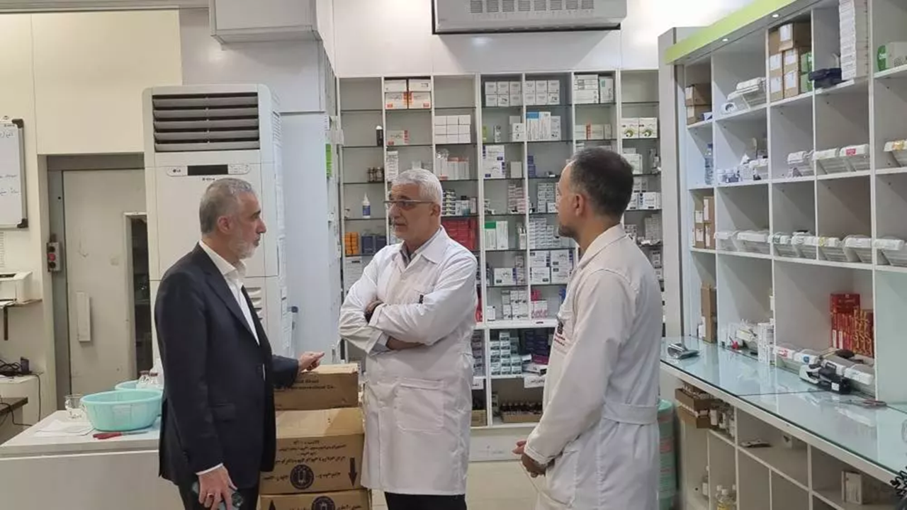 بازدید معاون وزیر بهداشت و رئیس سازمان غذا و دارو از مجموعه داروخانه‌های ۱۳ آبان دانشگاه علوم پزشکی تهران