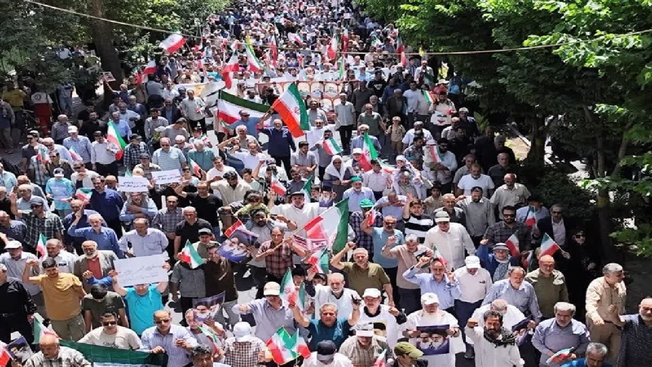 خشم و نصر مردانه کرجی‌ها بعد از نماز جمعه
