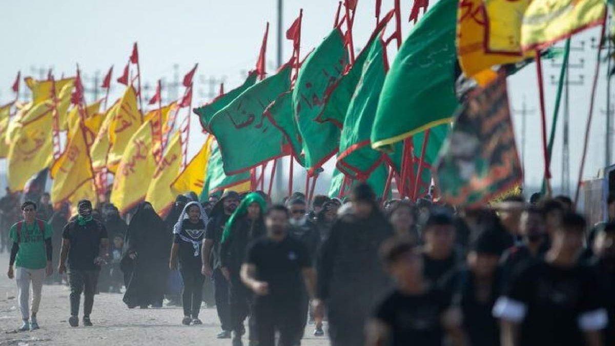 کاروان بزرگ مشایه عشاق الحسین در راه کربلا + فیلم