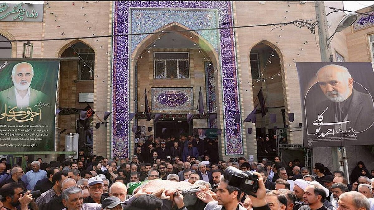 باشگاه خبرنگاران -پیکر احمد توکلی به خاک سپرده شد