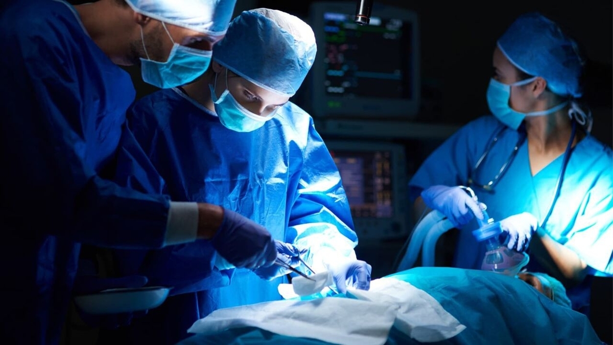 باشگاه خبرنگاران -معلم فداکار گتوندی به علت جراحات وارده زیر تیغ جراحی رفت