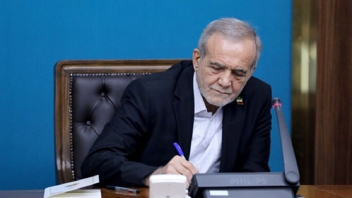 باشگاه خبرنگاران -رئیس‌جمهور: شهید تنگسیری با تمام توان اقتدار نیروی دریایی سپاه را ارتقا داد