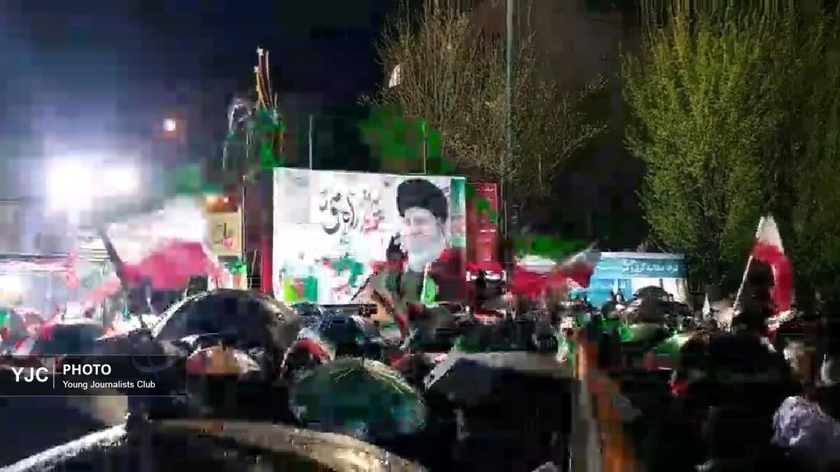 باشگاه خبرنگاران -موج سی و یکم حماسه خیابان/ باران هم حریف مردم دورود نشد + فیلم