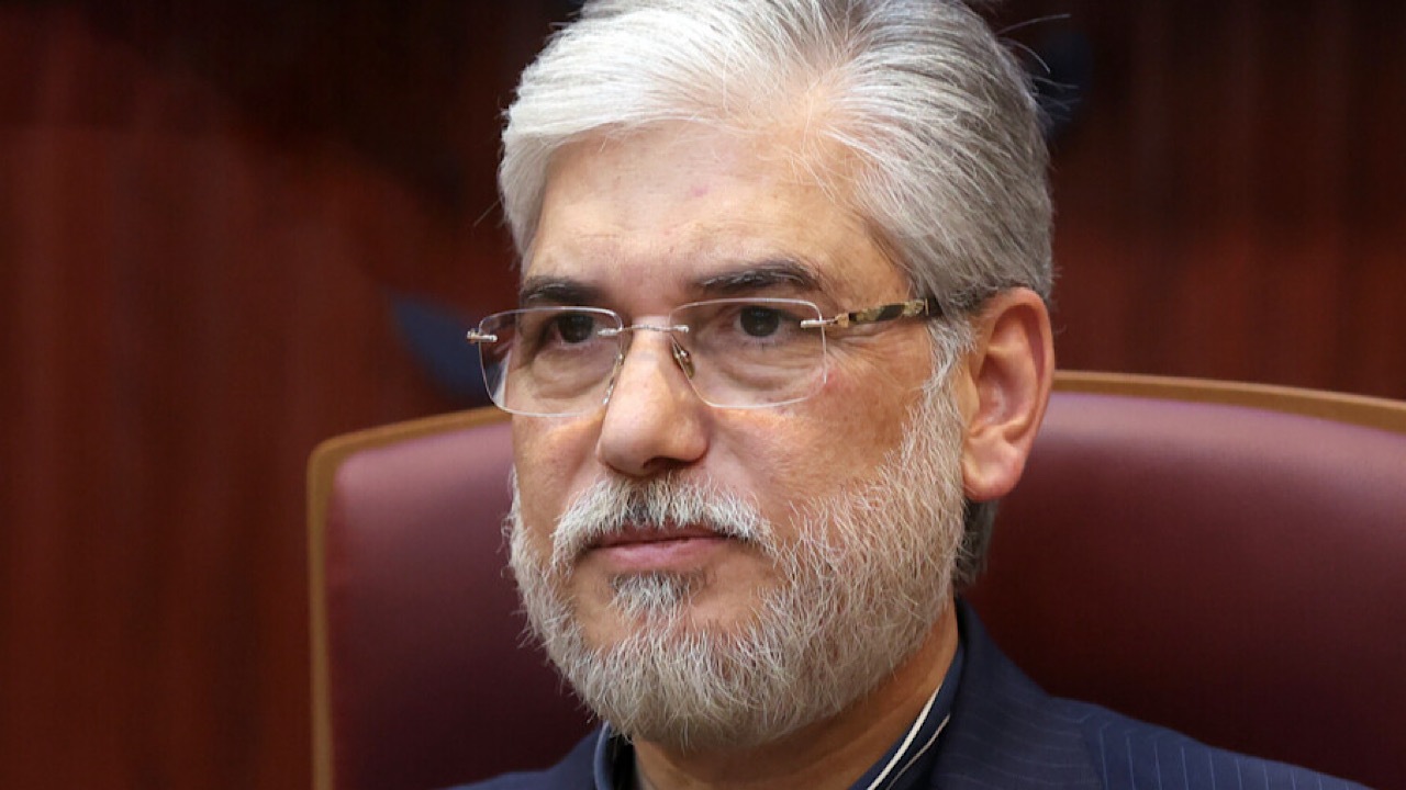 وزیر علوم: دانشگاه‌ ایرانی حامی و پشتیبان دفاع ملّی است