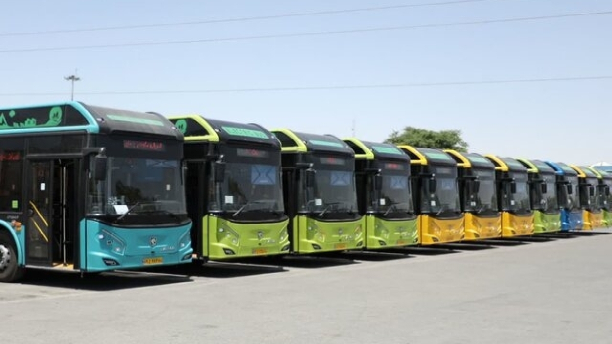 باشگاه خبرنگاران -ترخیص ۸۵ اتوبوس برقی و ۱۸ متری از گمرک در شرایط جنگی