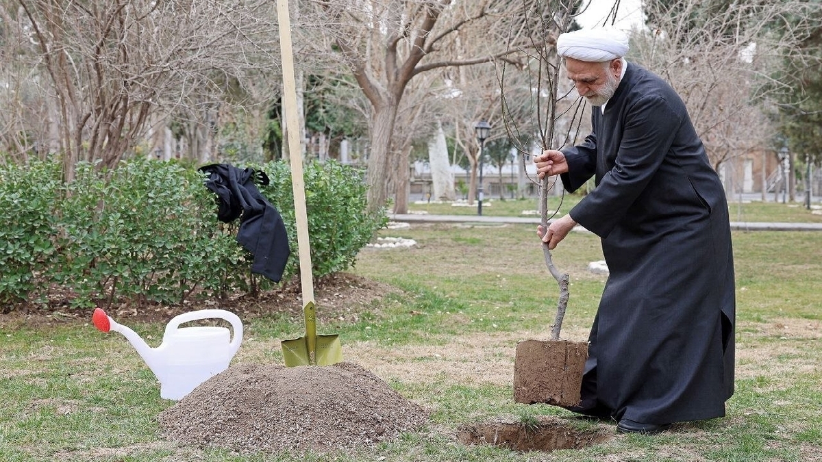 باشگاه خبرنگاران -به یاری خداوند بر متجاوزان پیروز می‌شویم و ایران را آبادتر می‌کنیم