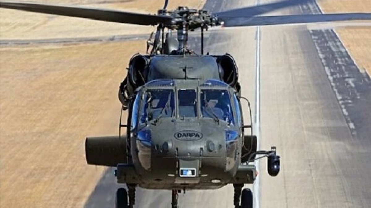 باشگاه خبرنگاران -تیراندازی پلیس و مرزبانی فراجا به هلیکوپتر‌های بلک هاوک آمریکایی