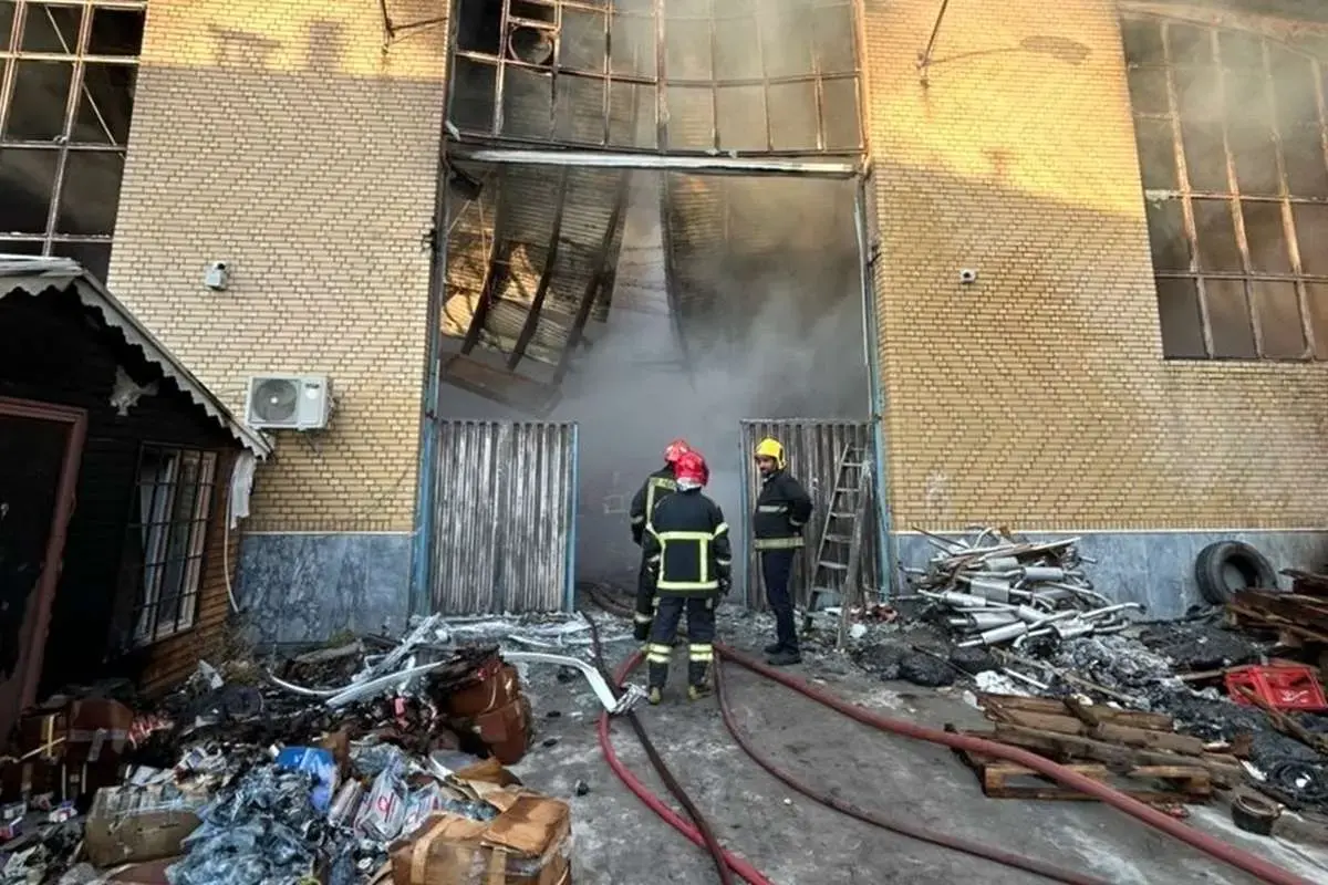 باشگاه خبرنگاران -حمله دشمن به کارخانه سیمان بندر خمیر