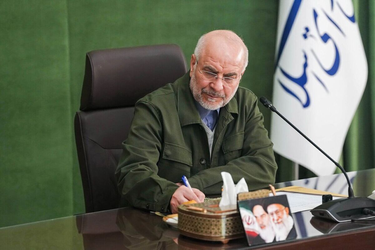 باشگاه خبرنگاران -قالیباف: فداکاری شهید سیمونیان، نمادی از وحدت ایرانیان در دفاع از سرزمین مادری است