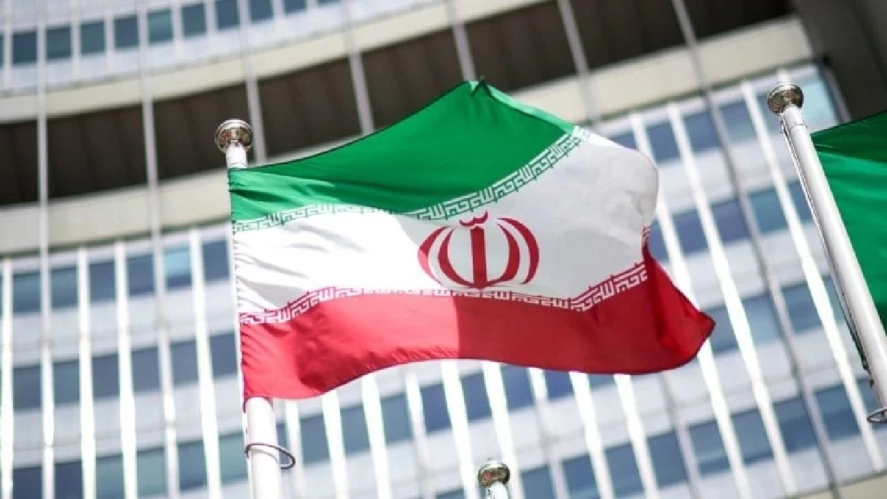 یک منبع ایرانی: دو دلیل ترامپ را به سمت مذاکره سوق می‌دهد